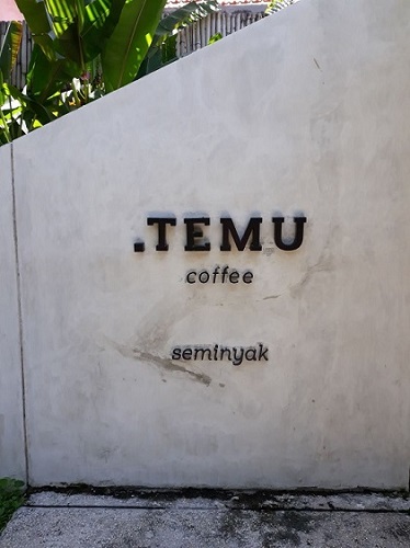 ．TEMU Coffee エントランス